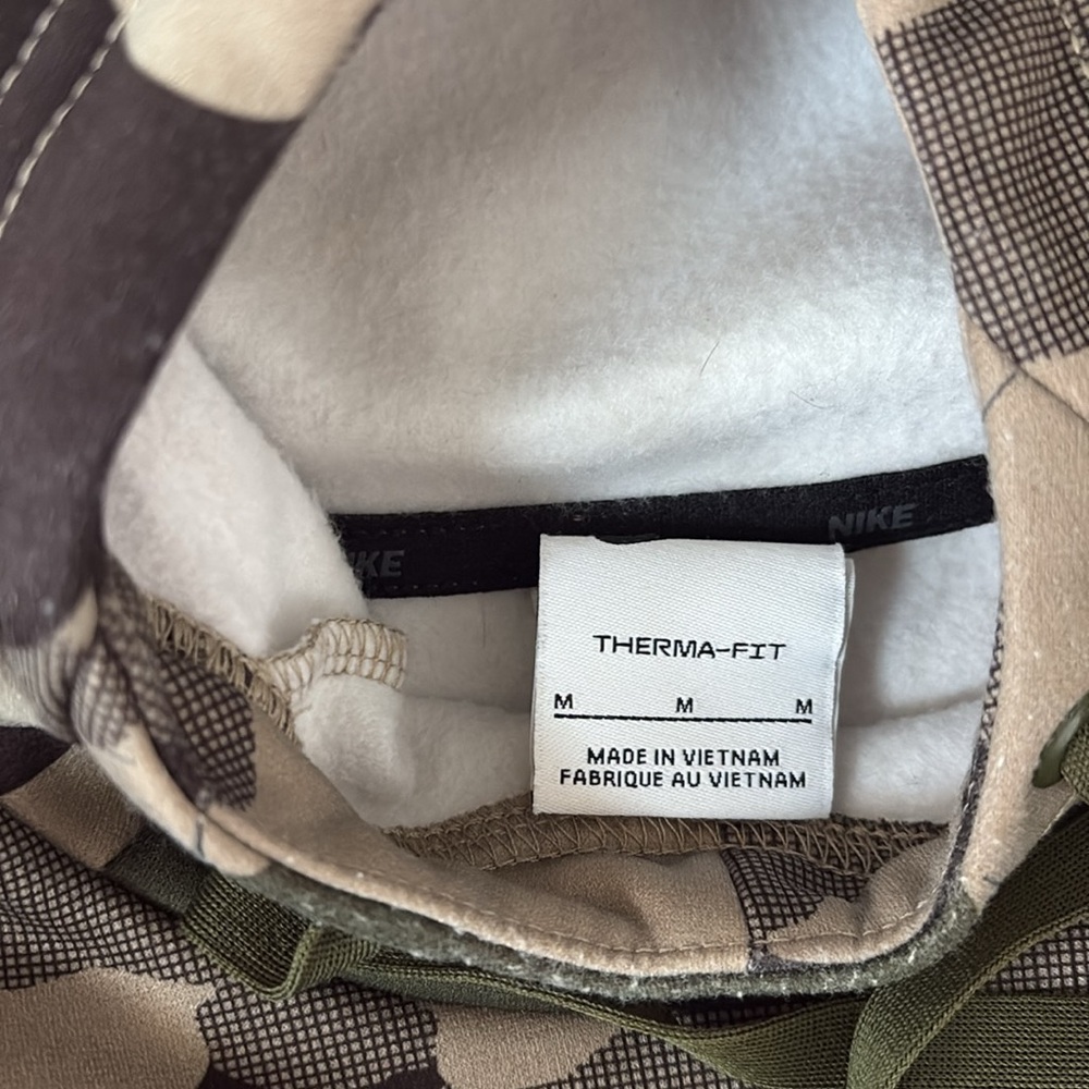 Nike therma fit camouflage hoodie. Size medium. - Picture 5 of 5